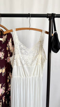 Load image into Gallery viewer, Vintage Pleated Lace Trim Slip