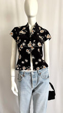 Load image into Gallery viewer, Vintage 90s Rampage Daisy Print Button-Down Blouse
