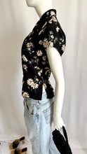Load image into Gallery viewer, Vintage 90s Rampage Daisy Print Button-Down Blouse
