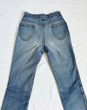 Load image into Gallery viewer, Vintage High-Waisted Distressed Denim Jeans
