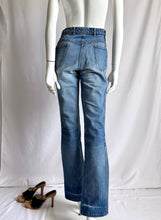 Load image into Gallery viewer, Vintage High-Waisted Distressed Denim Jeans
